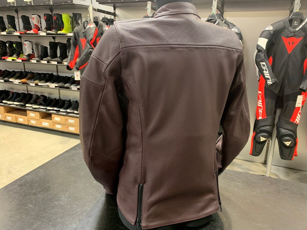 落ち着きつつもお洒落な新作レザージャケット【ITINERE LEATHER JACKET